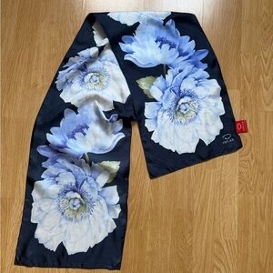 Oscar de la Renta Navy and White Silk Scarf